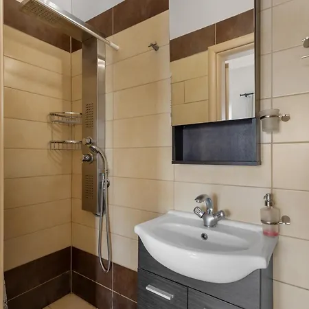 Casa Veranda - 3 Bedroom House With Bbq & Backyard * Hriszí Aktí Haniá