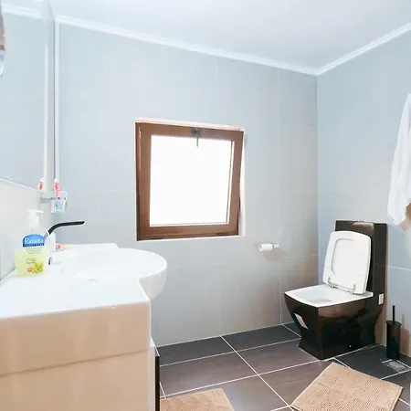 Casa Veranda - 3 Bedroom House With Bbq & Backyard *