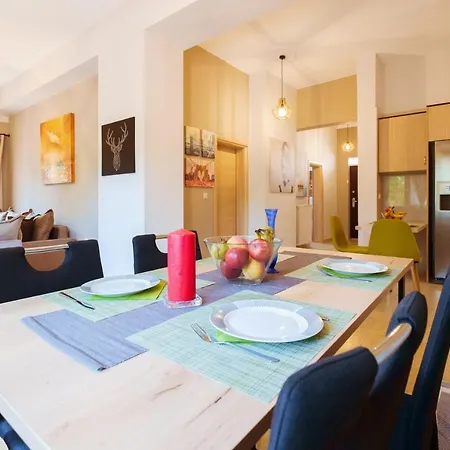 Casa Veranda - 3 Bedroom House With Bbq & Backyard